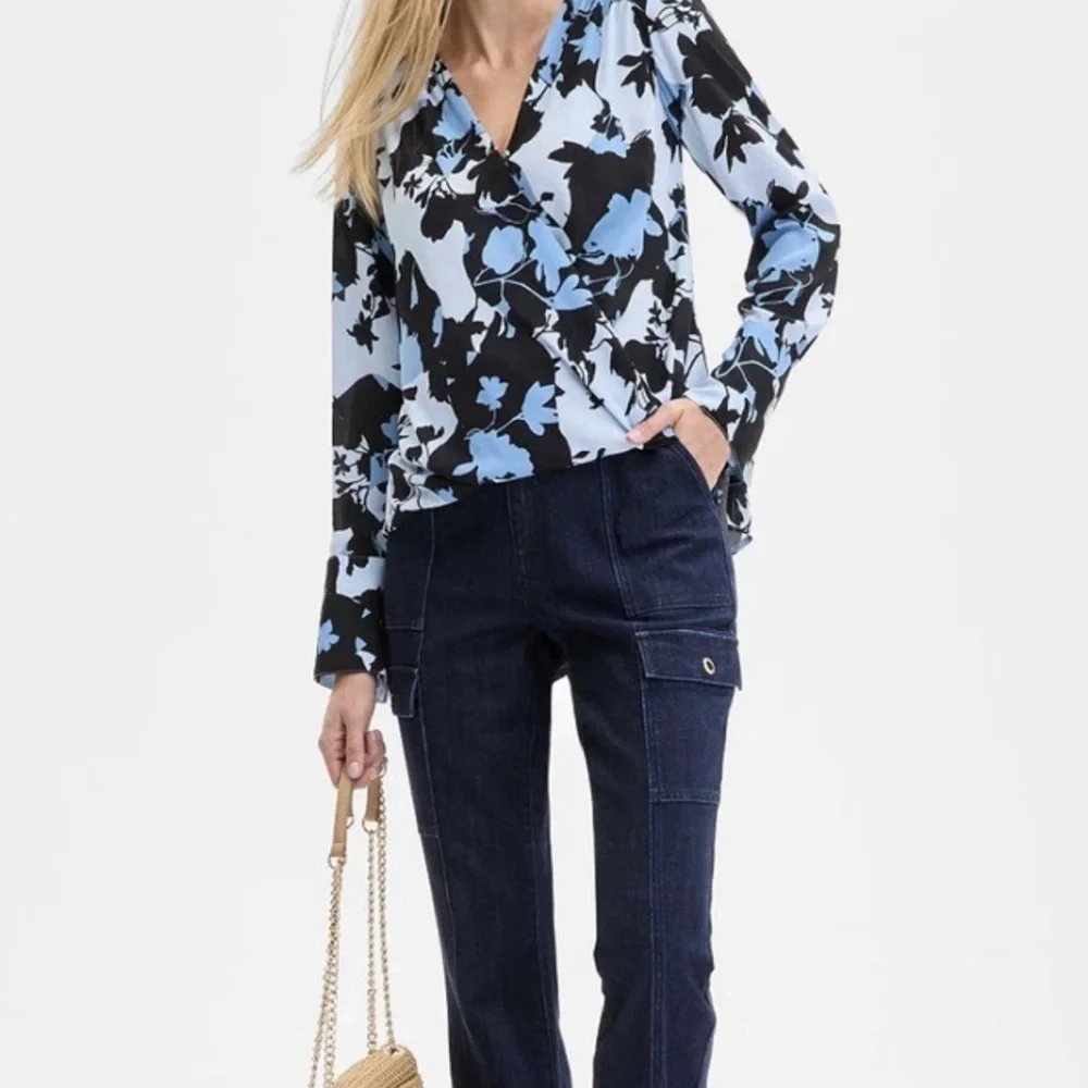 RT: $80 INC International Concepts surplice long sleeve Blouse Blue Floral Sz 1X - Picture 11 of 11